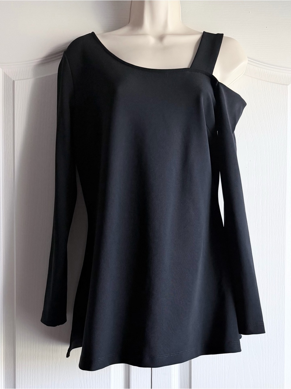 Boston Proper Top Beyond Travel Cutout One Shoulder Long Sleeve Knit - Picture 2 of 6